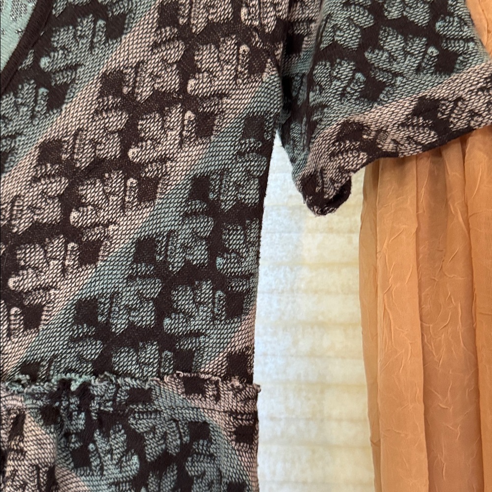 Free People Charcoal and Teal V-Neck Top - Picture 3 of 4